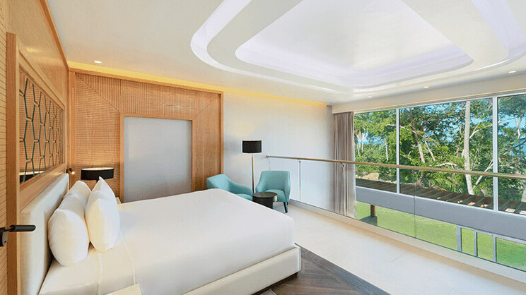 Lovers’ Swim Up Grand Suite 